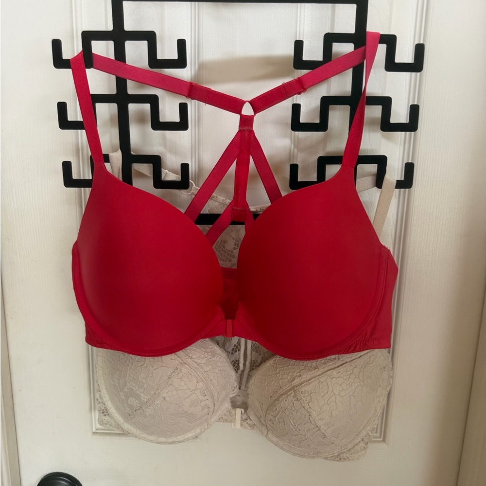 Lot: 10 Victoria’ Secret and PINK front Closure Bras